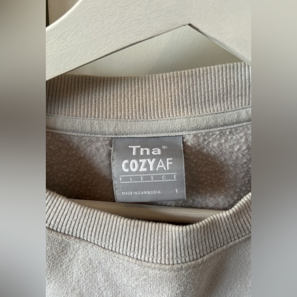 Aritzia TNA Cozy Fleece Crewneck Sweater - Picture 2 of 2